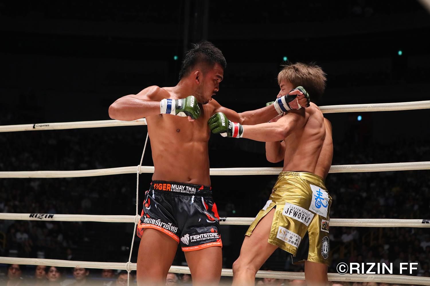 Topnoi Rizin 13 punch.jpg