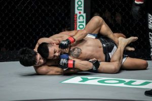 Hayato Suzuki rear naked choke