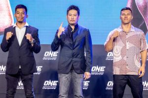 Honorio Banario Chatri Sityodtong Lowen Tynanes 300x200