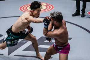 Tatsumitsu Wada hits Gustavo Balart with a right hand at ONE: 'Roots of Honor' in Manila