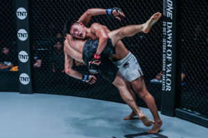 Christian Lee takes down Saygid Arslanaliev