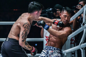 Thanh Le punches Ryogo Takahashi