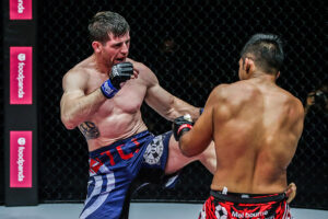 Tyler McGuire kicks Agilan Thani