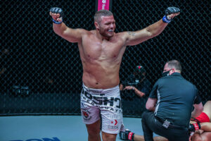 Anatoly Malykhin celebrates beating Alexandre Machado at ONE: 'Fists of Fury'