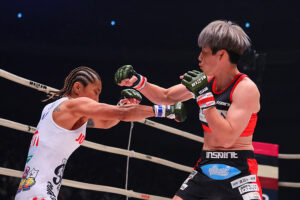 Ayaka Hamasaki punches Miyuu Yamamoto