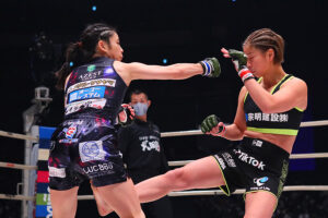 Kanna Asakura kicks Ai Shimizu