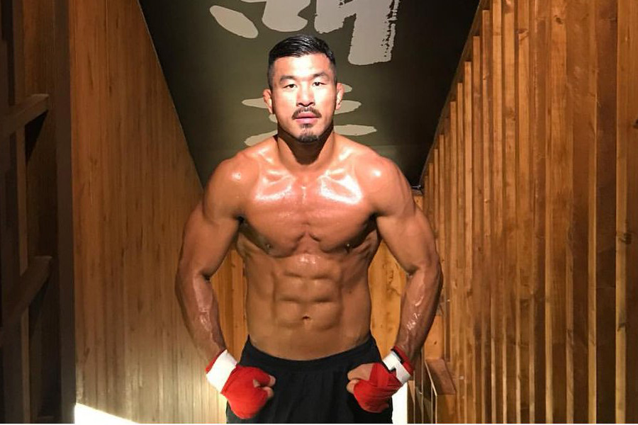 Bae Myung Ho hunk 2.jpg