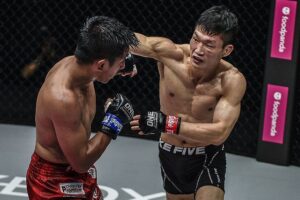 Song Min Jong punches Geje Eustaquio 600x400 1